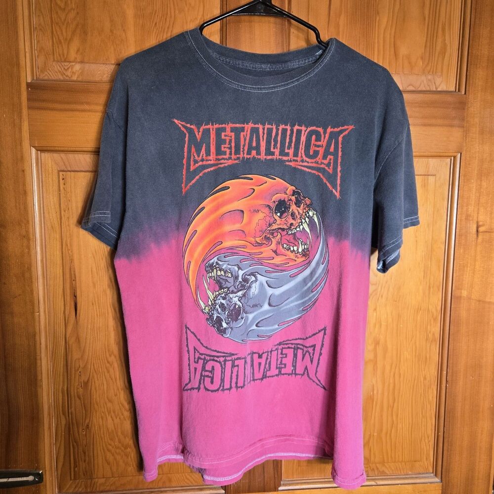 Mettallica Mens T shirt Large Yin & Yang Dueling Skulls Vtg Look  Stains & all